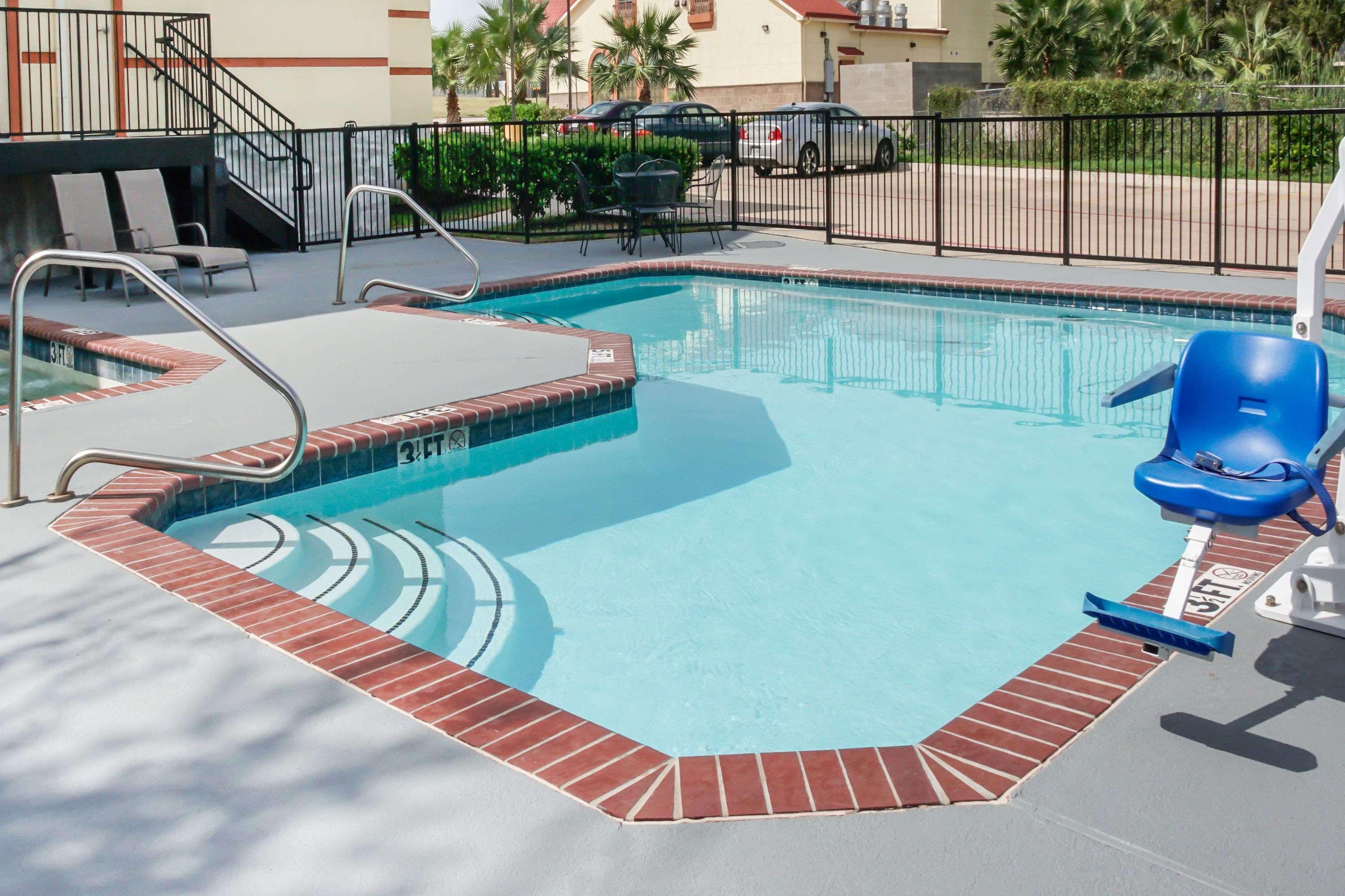 Super 8 By Wyndham Brenham Tx Exterior foto