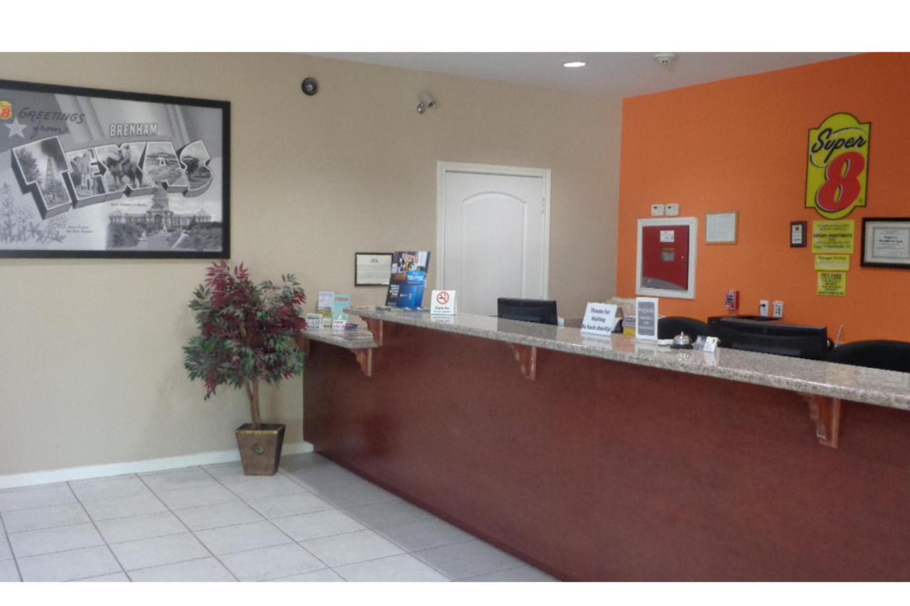 Super 8 By Wyndham Brenham Tx Exterior foto
