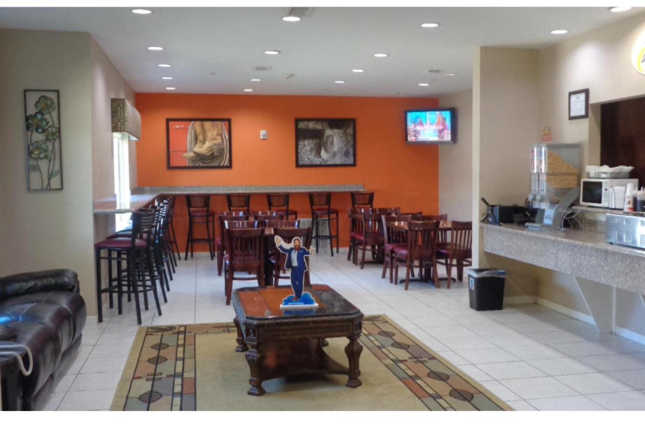 Super 8 By Wyndham Brenham Tx Exterior foto
